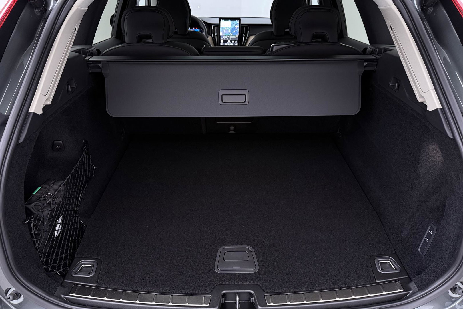 Volvo XC60 T8 Ultra Dark | Luchtvering | Harman/Kardon | Panoramadak | 360° Camera | Head-Up | Stoel+Stuurverwarming | ACC