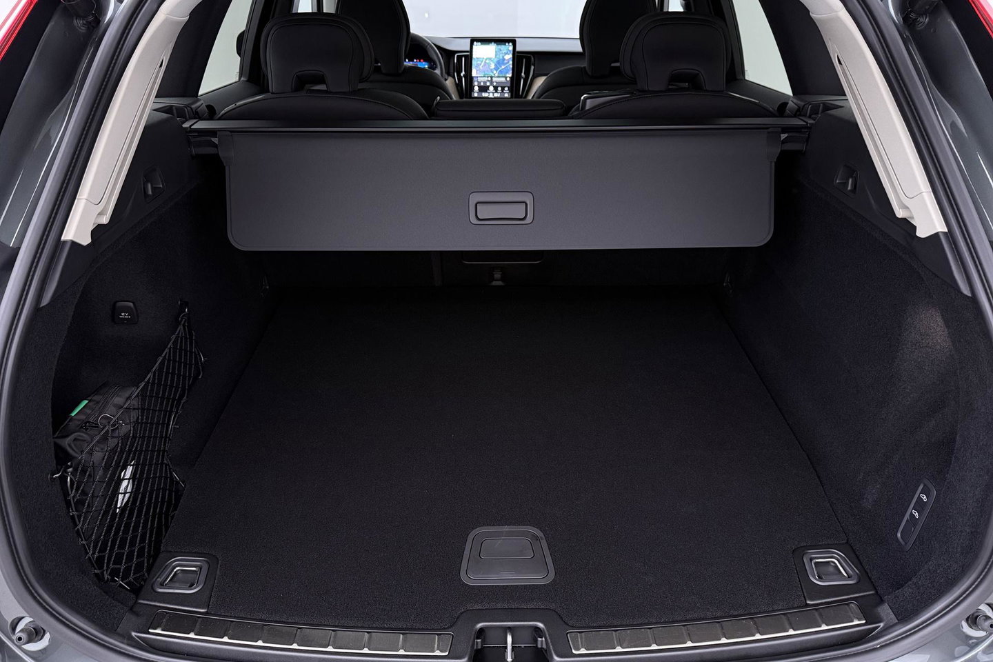 Volvo XC60 T8 Ultra Dark | Luchtvering | Harman/Kardon | Panoramadak | 360° Camera | Head-Up | Stoel+Stuurverwarming | ACC