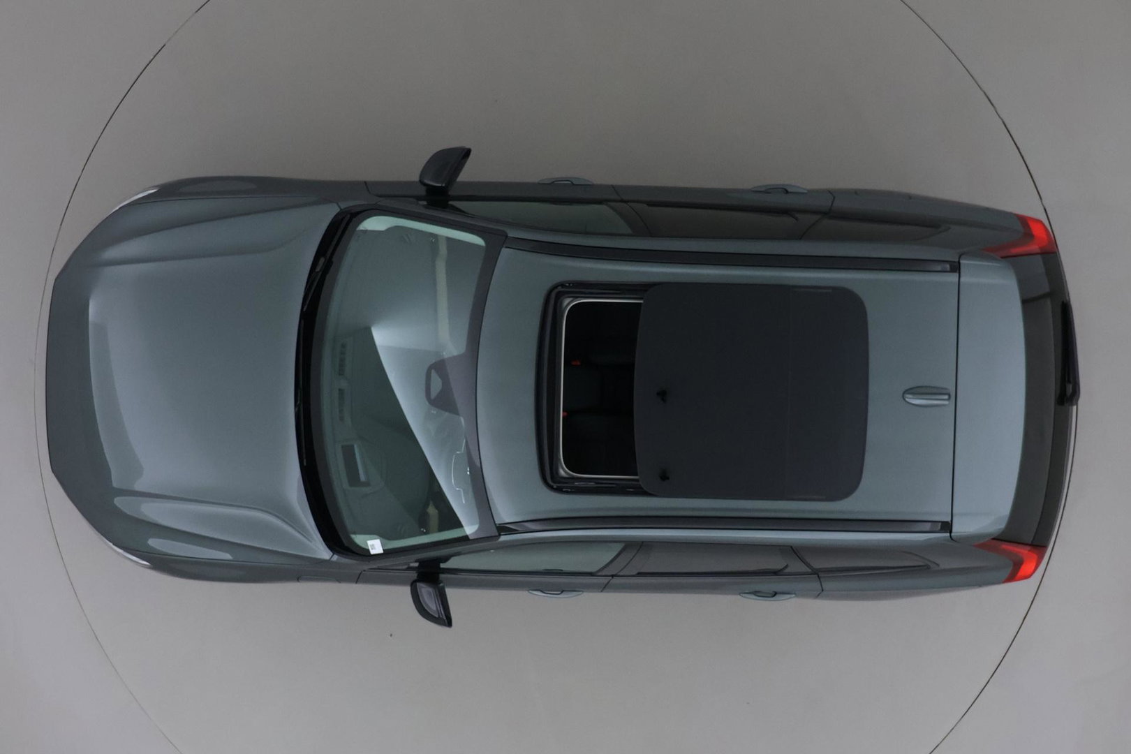 Volvo XC60 T8 Ultra Dark | Luchtvering | Harman/Kardon | Panoramadak | 360° Camera | Head-Up | Stoel+Stuurverwarming | ACC