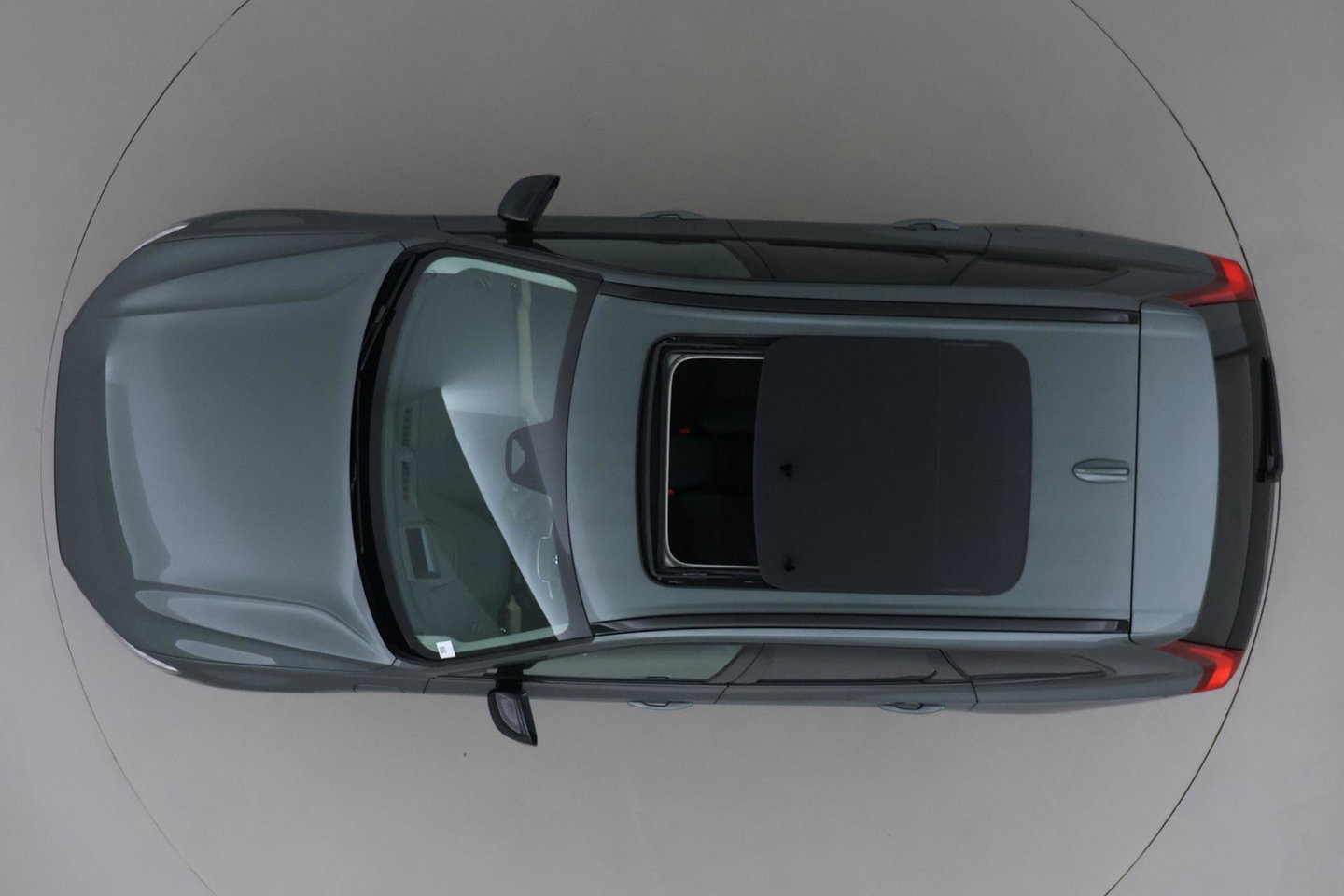 Volvo XC60 T8 Ultra Dark | Luchtvering | Harman/Kardon | Panoramadak | 360° Camera | Head-Up | Stoel+Stuurverwarming | ACC
