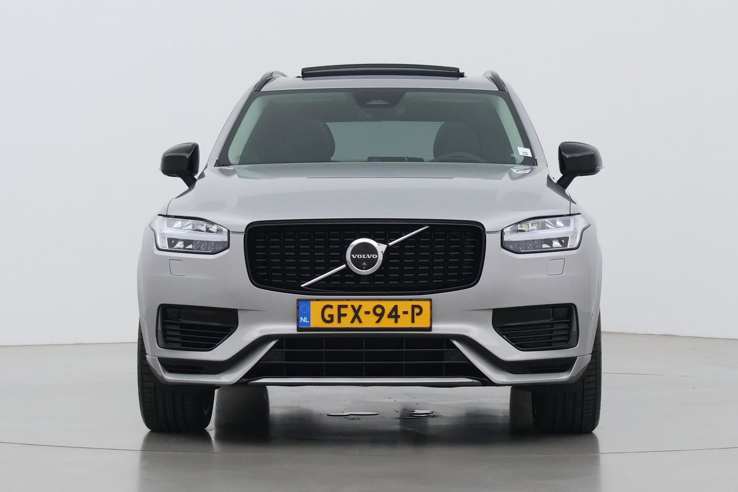 Volvo XC90 T8 Ultra Dark | Bowers&Wilkins | Luchtvering | Panoramadak | 360° Camera | Massage | Head-Up | Trekhaak | 22 inch | ACC