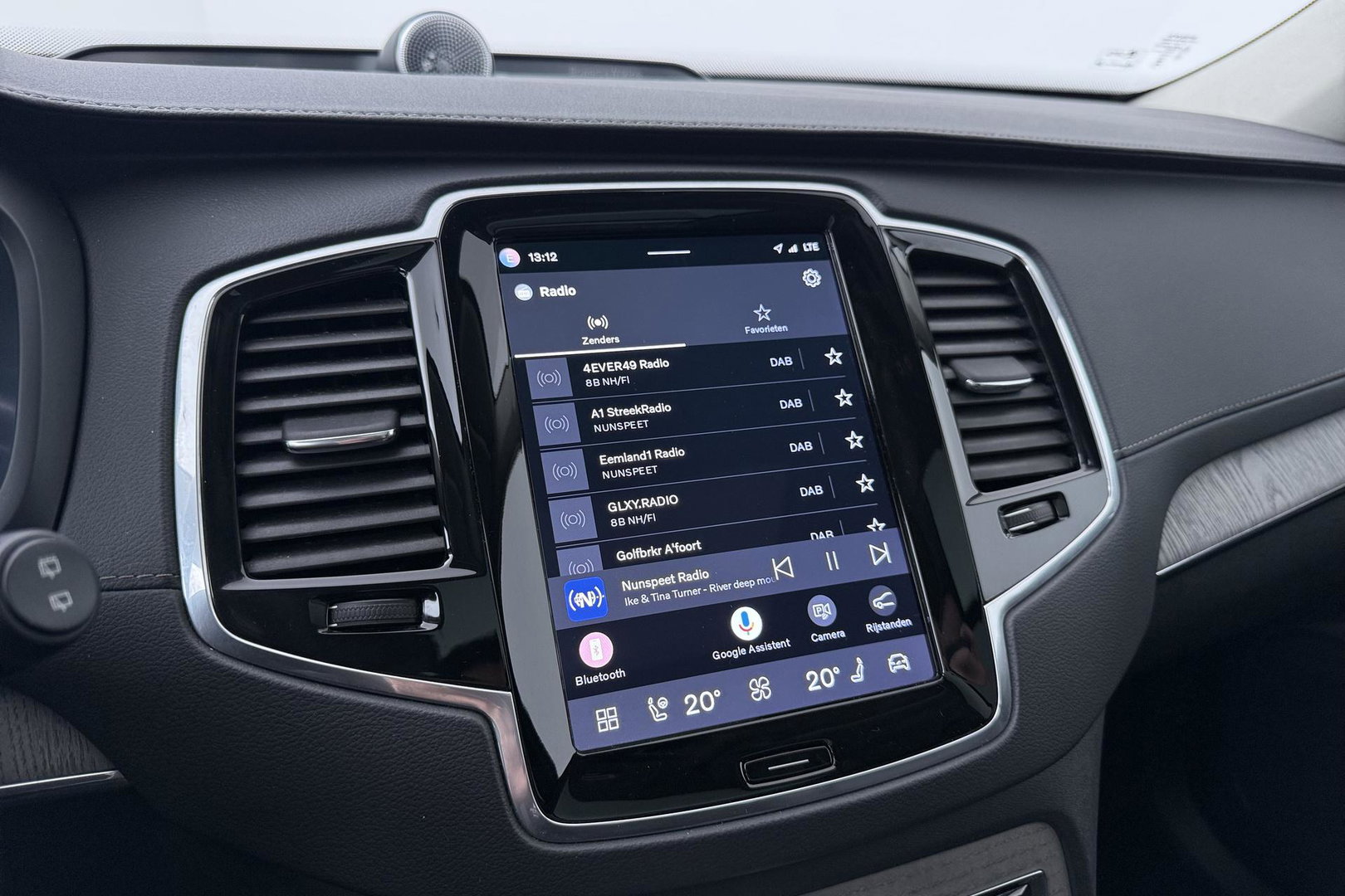 Volvo XC90 T8 Ultra Dark | Bowers&Wilkins | Luchtvering | Panoramadak | 360° Camera | Massage | Head-Up | Trekhaak | 22 inch | ACC