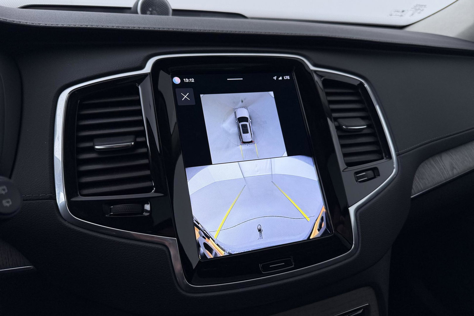 Volvo XC90 T8 Ultra Dark | Bowers&Wilkins | Luchtvering | Panoramadak | 360° Camera | Massage | Head-Up | Trekhaak | 22 inch | ACC