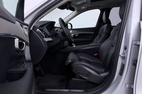 Volvo XC90 T8 Ultra Dark | Bowers&Wilkins | Luchtvering | Panoramadak | 360° Camera | Massage | Head-Up | Trekhaak | 22 inch | ACC