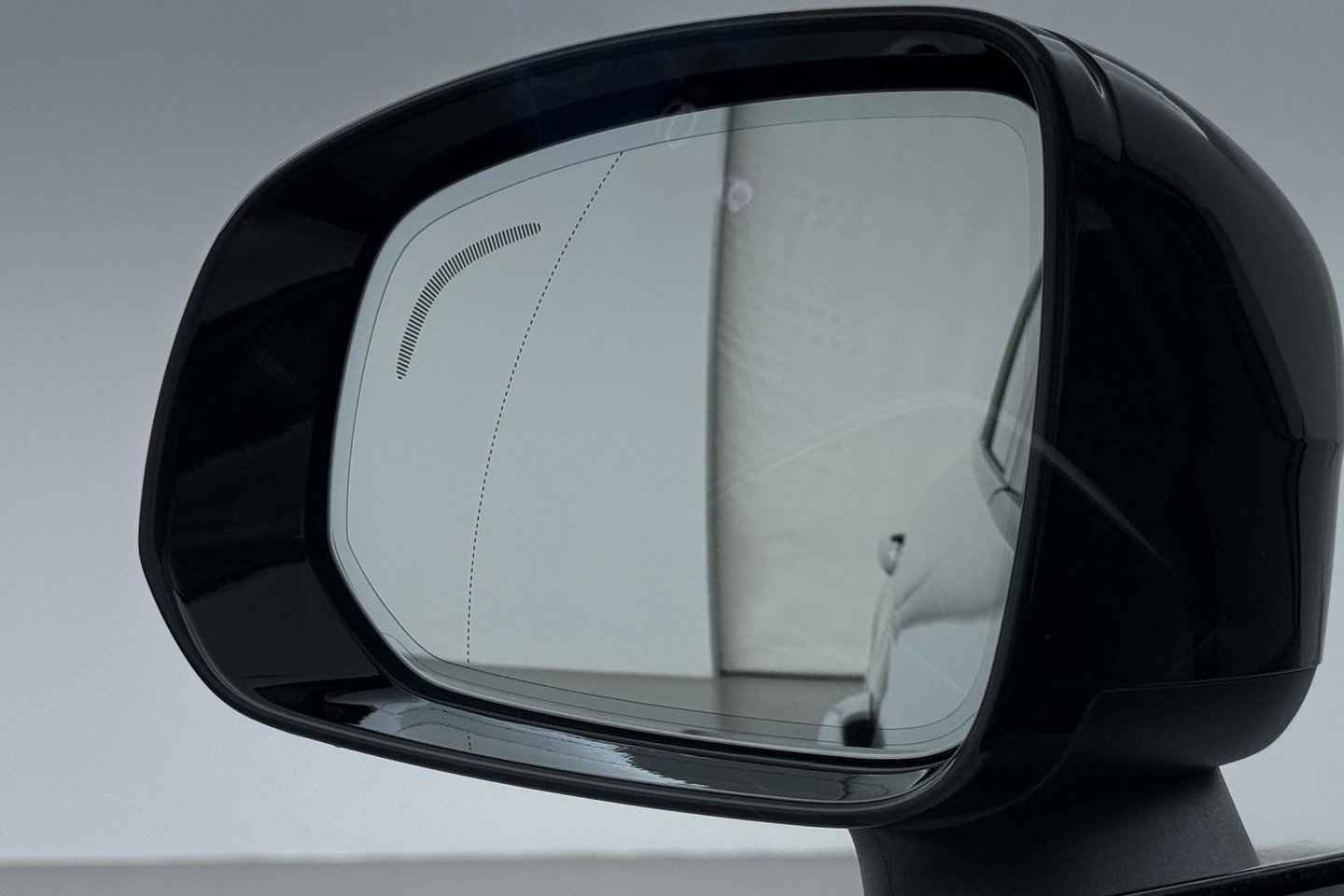 Volvo XC90 T8 Ultra Dark | Bowers&Wilkins | Luchtvering | Panoramadak | 360° Camera | Massage | Head-Up | Trekhaak | 22 inch | ACC