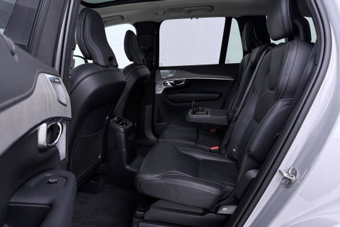 Volvo XC90 T8 Ultra Dark | Bowers&Wilkins | Luchtvering | Panoramadak | 360° Camera | Massage | Head-Up | Trekhaak | 22 inch | ACC