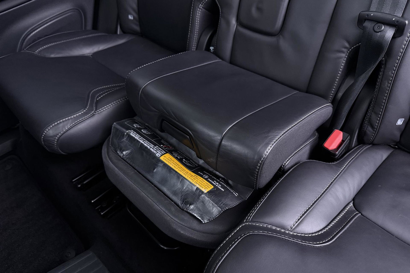 Volvo XC90 T8 Ultra Dark | Bowers&Wilkins | Luchtvering | Panoramadak | 360° Camera | Massage | Head-Up | Trekhaak | 22 inch | ACC