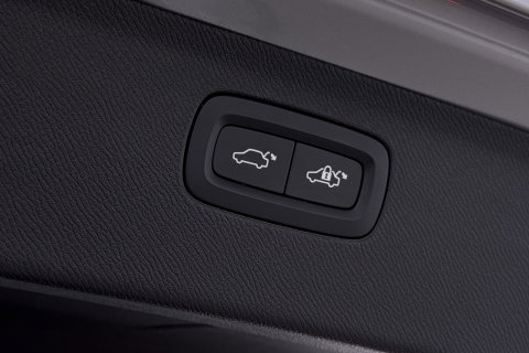 Volvo XC90 T8 Ultra Dark | Bowers&Wilkins | Luchtvering | Panoramadak | 360° Camera | Massage | Head-Up | Trekhaak | 22 inch | ACC