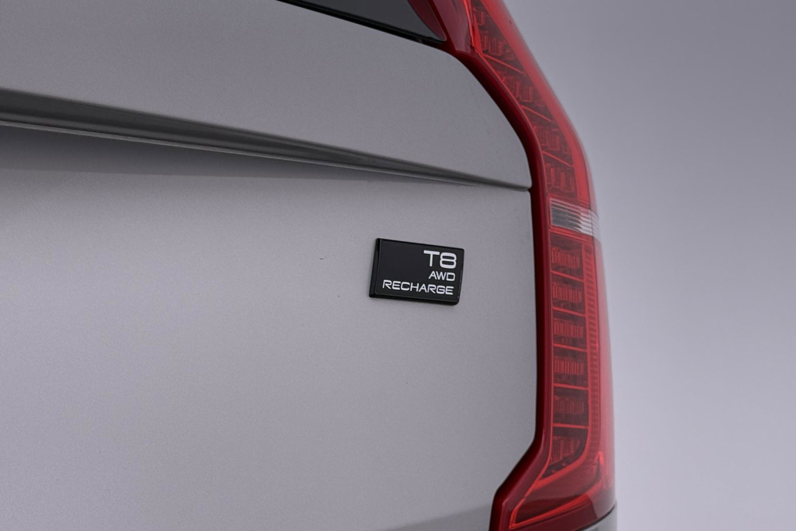 Volvo XC90 T8 Ultra Dark | Bowers&Wilkins | Luchtvering | Panoramadak | 360° Camera | Massage | Head-Up | Trekhaak | 22 inch | ACC