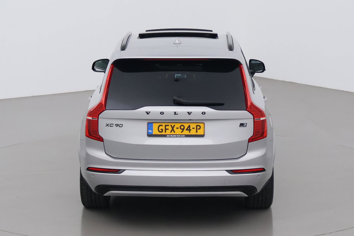 Volvo XC90 T8 Ultra Dark | Bowers&Wilkins | Luchtvering | Panoramadak | 360° Camera | Massage | Head-Up | Trekhaak | 22 inch | ACC