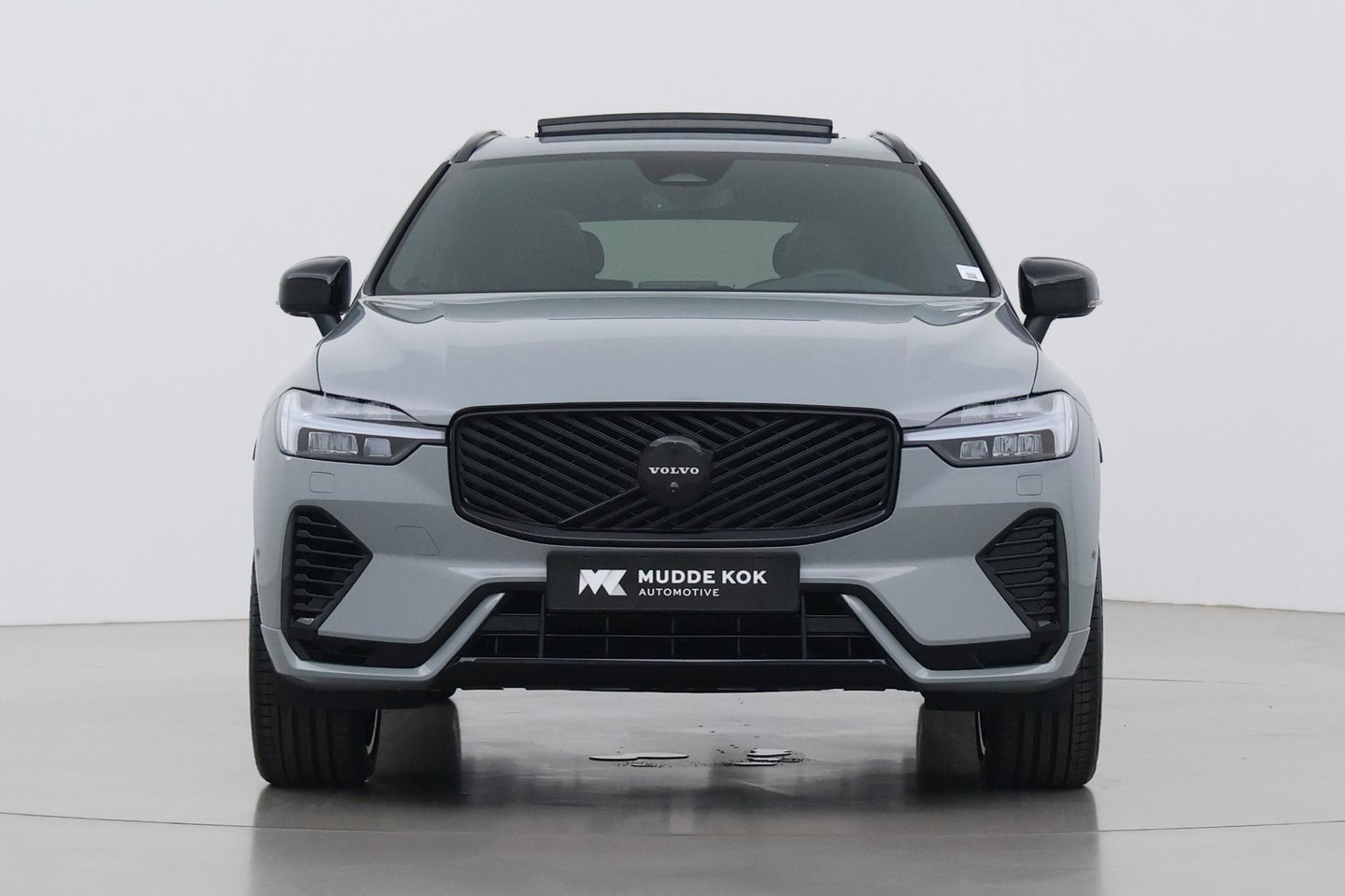Volvo XC60 T6 Plus Black Edition | Harman/Kardon | Pilot Assist | Panoramadak | 360° Camera | Head-Up | Stoel+Stuurverwarming | 21 Inch