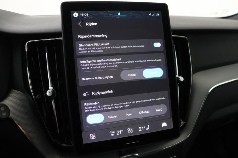 Volvo XC60 T6 Plus Black Edition | Harman/Kardon | Pilot Assist | Panoramadak | 360° Camera | Head-Up | Stoel+Stuurverwarming | 21 Inch