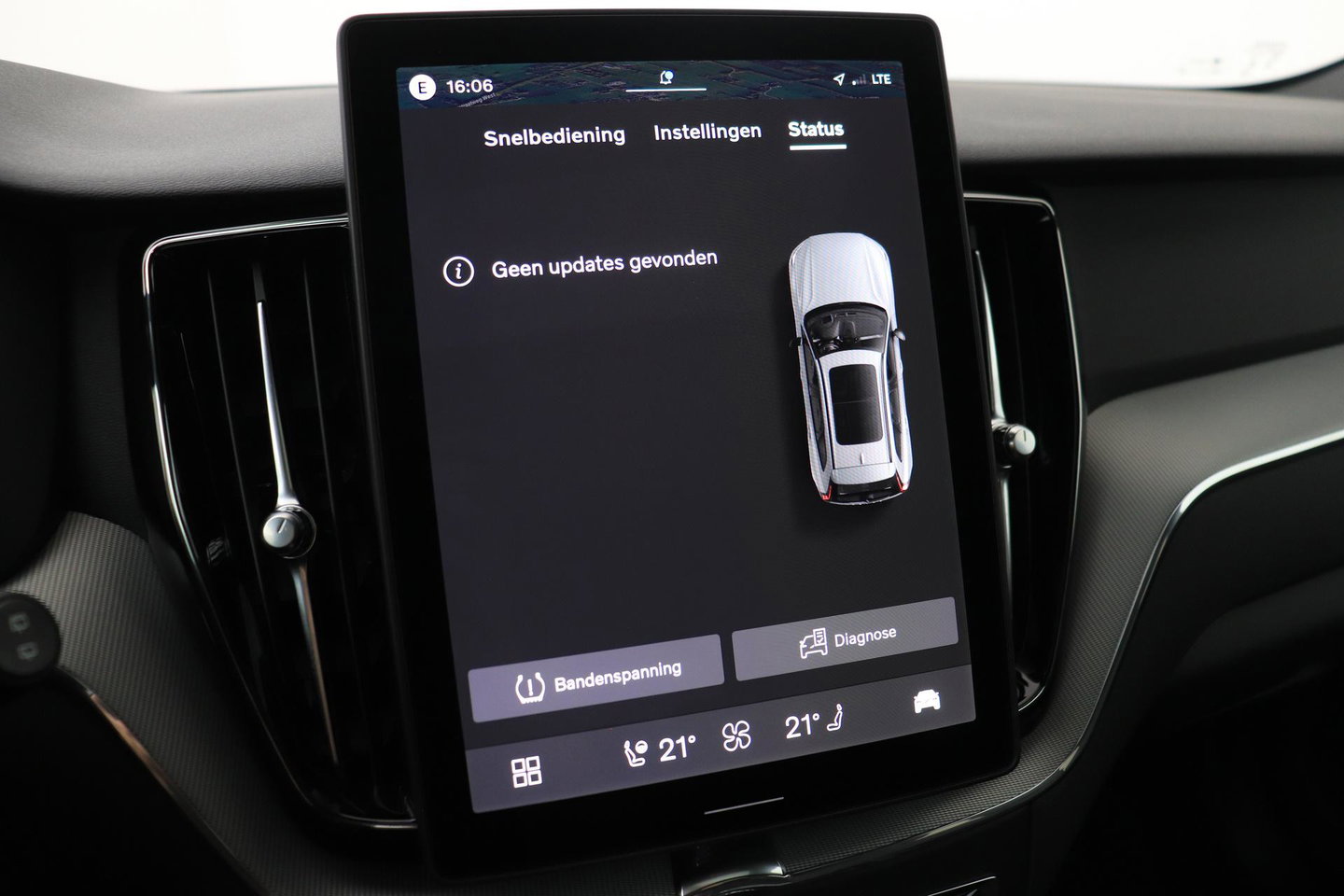 Volvo XC60 T6 Plus Black Edition | Harman/Kardon | Pilot Assist | Panoramadak | 360° Camera | Head-Up | Stoel+Stuurverwarming | 21 Inch