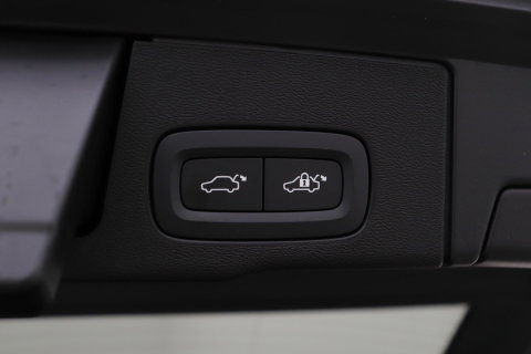 Volvo XC60 T6 Plus Black Edition | Harman/Kardon | Pilot Assist | Panoramadak | 360° Camera | Head-Up | Stoel+Stuurverwarming | 21 Inch
