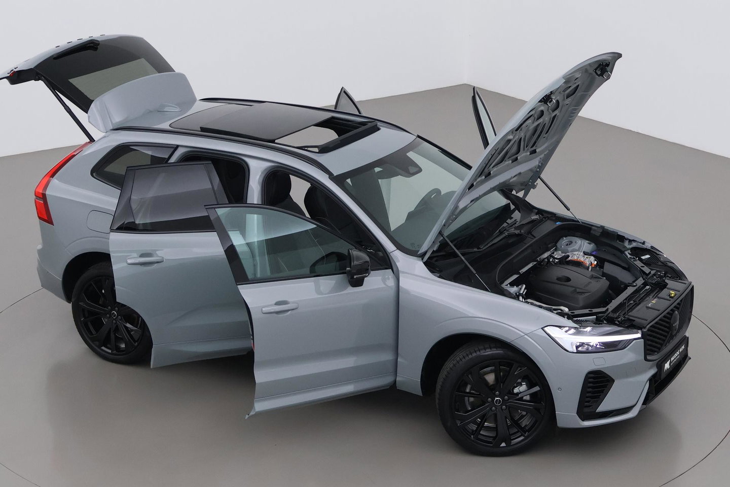 Volvo XC60 T6 Plus Black Edition | Harman/Kardon | Pilot Assist | Panoramadak | 360° Camera | Head-Up | Stoel+Stuurverwarming | 21 Inch