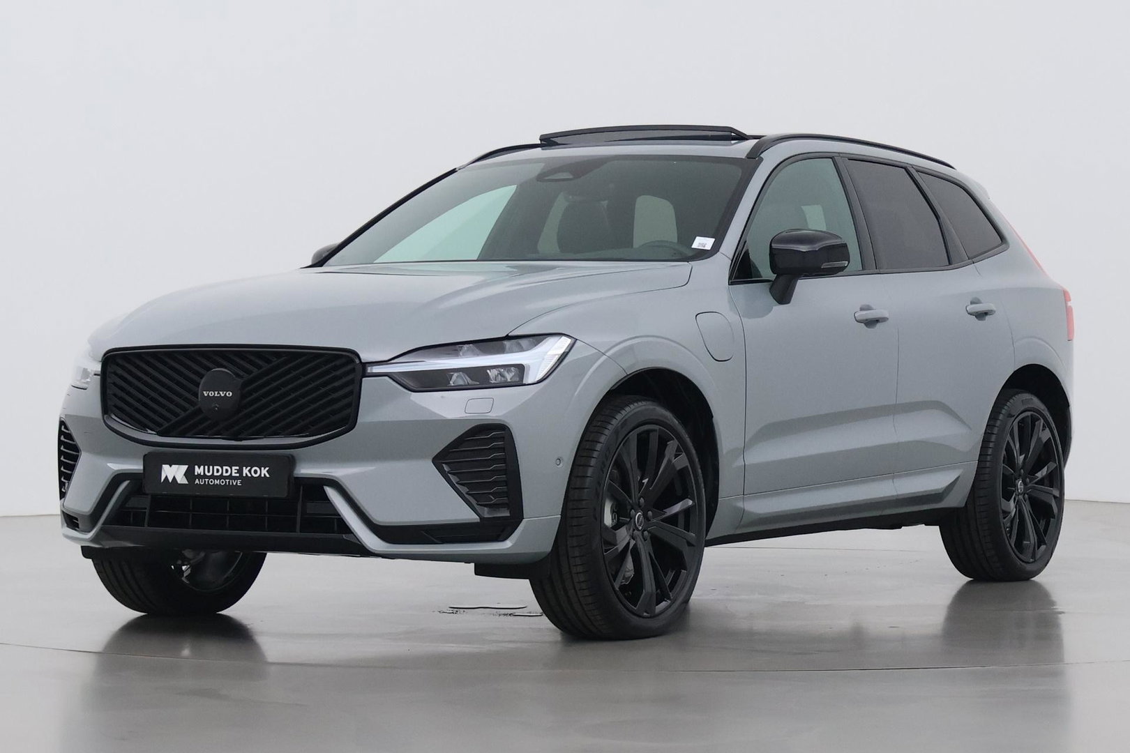 Volvo XC60 T6 Plus Black Edition | Harman/Kardon | Pilot Assist | Panoramadak | 360° Camera | Head-Up | Stoel+Stuurverwarming | 21 Inch