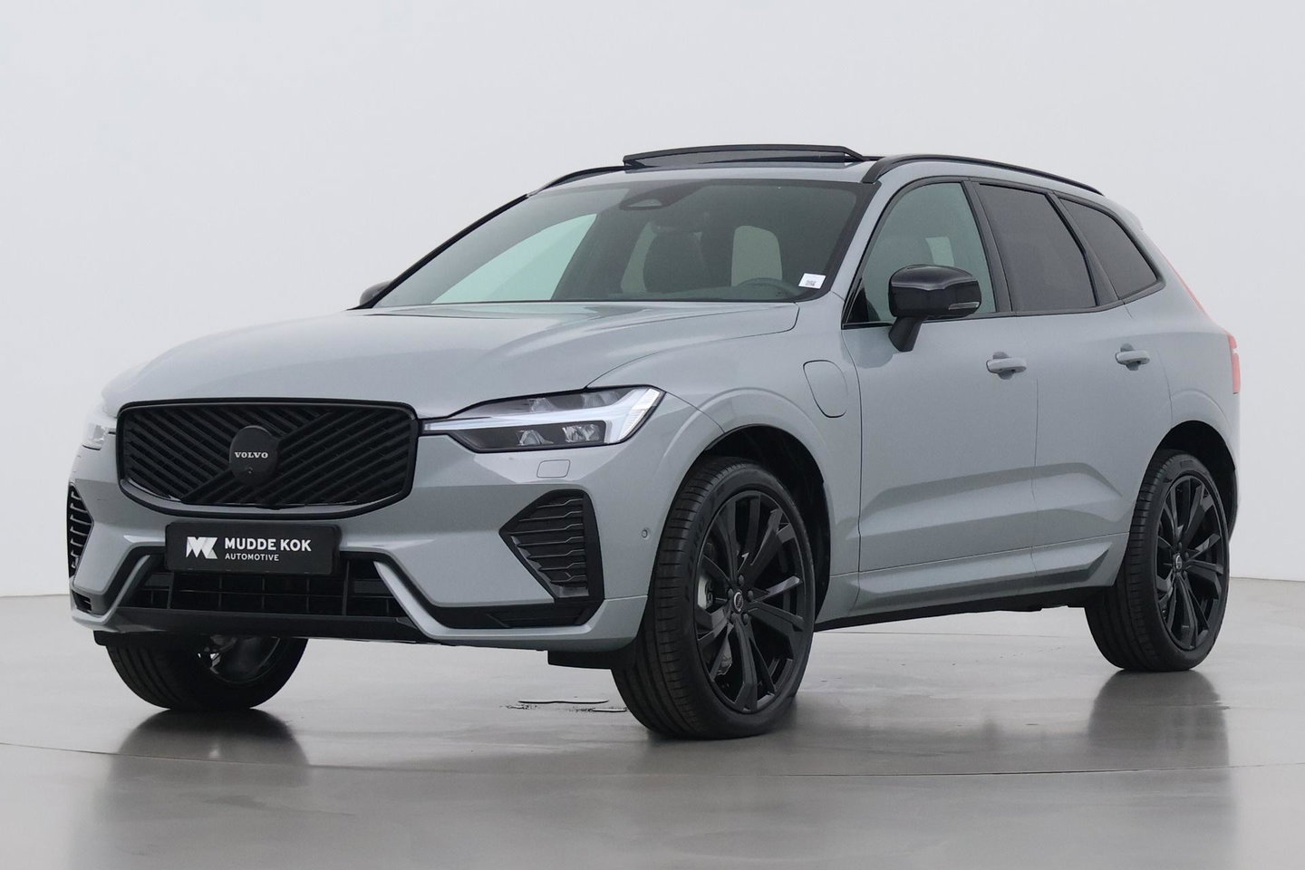 Volvo XC60 T6 Plus Black Edition | Harman/Kardon | Pilot Assist | Panoramadak | 360° Camera | Head-Up | Stoel+Stuurverwarming | 21 Inch