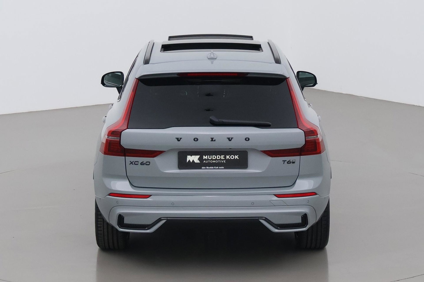 Volvo XC60 T6 Plus Black Edition | Harman/Kardon | Pilot Assist | Panoramadak | 360° Camera | Head-Up | Stoel+Stuurverwarming | 21 Inch