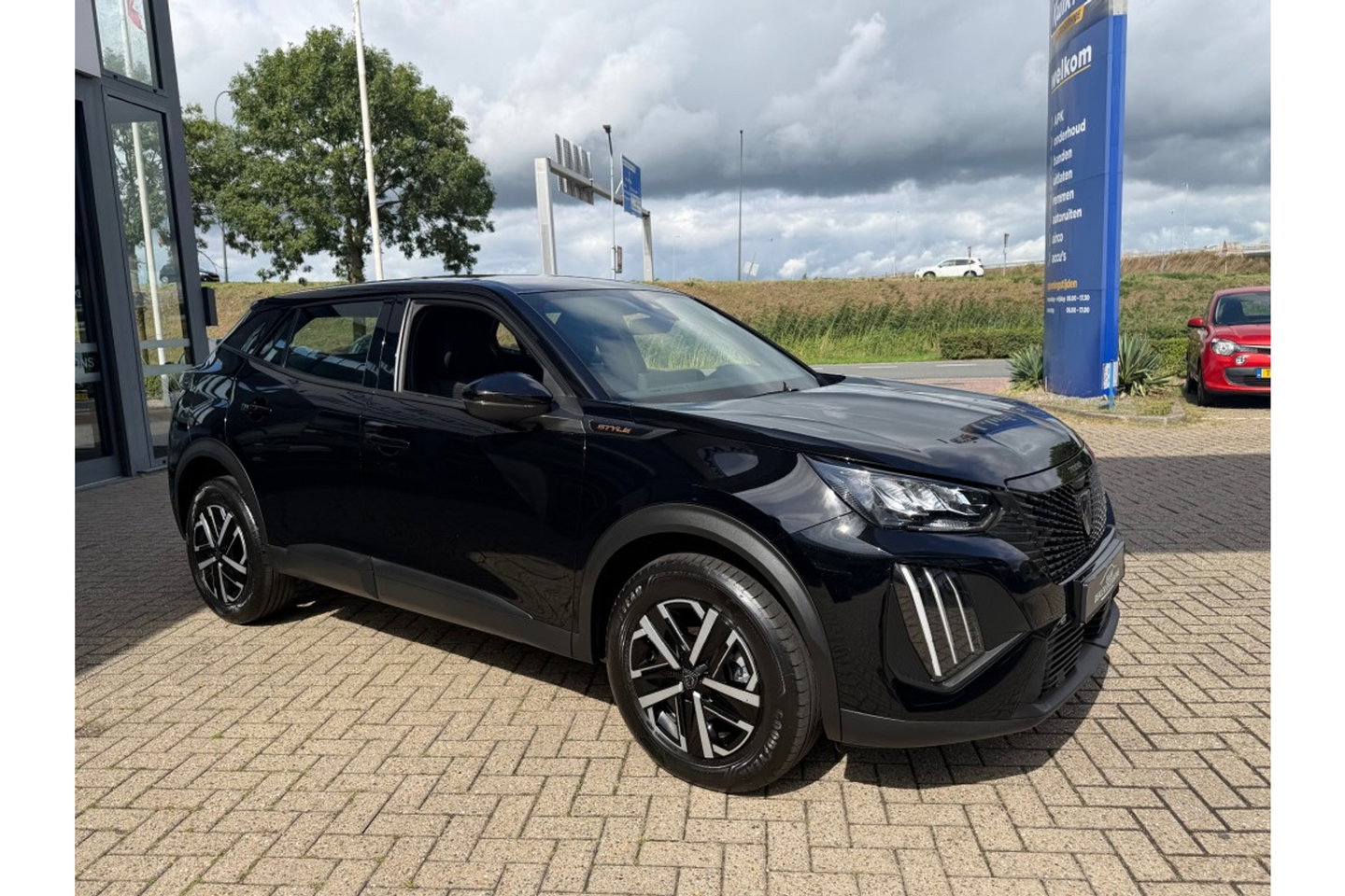 Peugeot 2008 1.2PT HYBRIDE AUTOMAAT STYLE CARPLAY AIRCO PDC