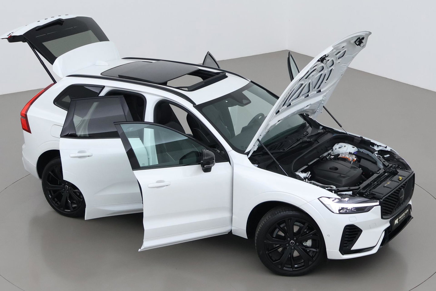 Volvo XC60 T6 Plus Black Edition | Harman/Kardon | Panoramadak | Pilot Assist | 360° Camera | Head-Up | Stoel+Stuurverwarming | 21 Inch