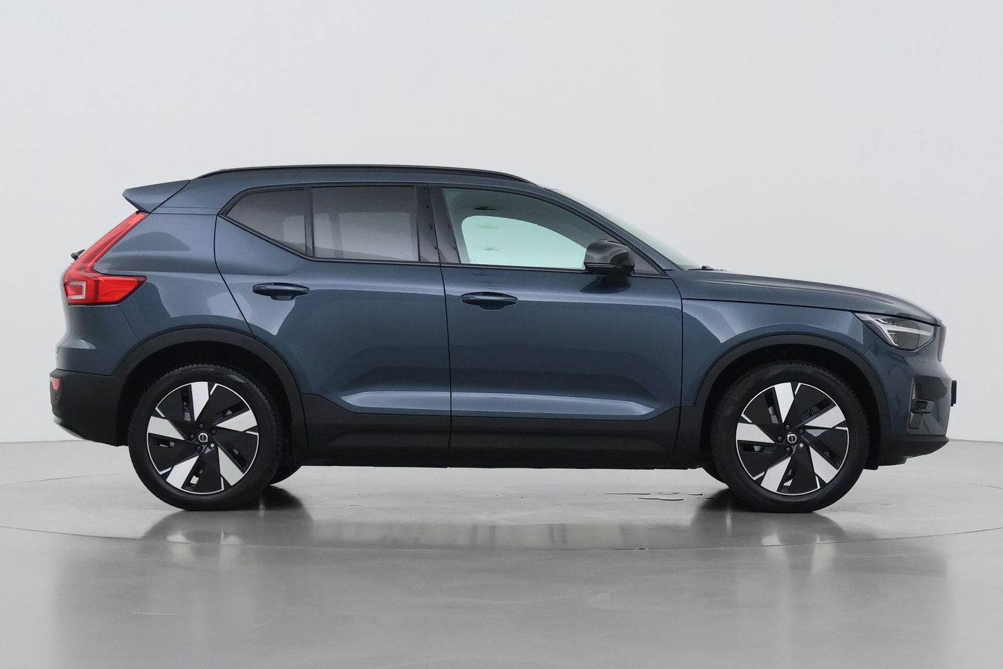 Volvo EX40 Single Motor Extended Range Plus | 82 kWh | Harman/Kardon | Pilot Assist | 360° Camera | Warmtepomp | Stoel+Stuurverwarming | ACC