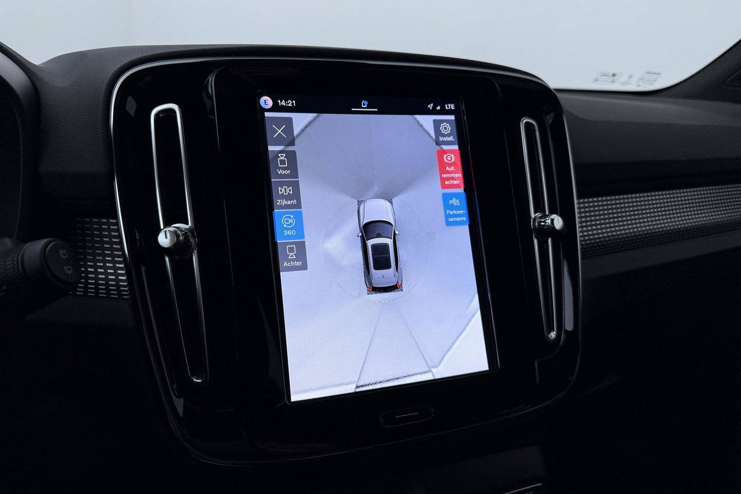 Volvo EX40 Single Motor Extended Range Plus | 82 kWh | Harman/Kardon | Pilot Assist | 360° Camera | Warmtepomp | Stoel+Stuurverwarming | ACC