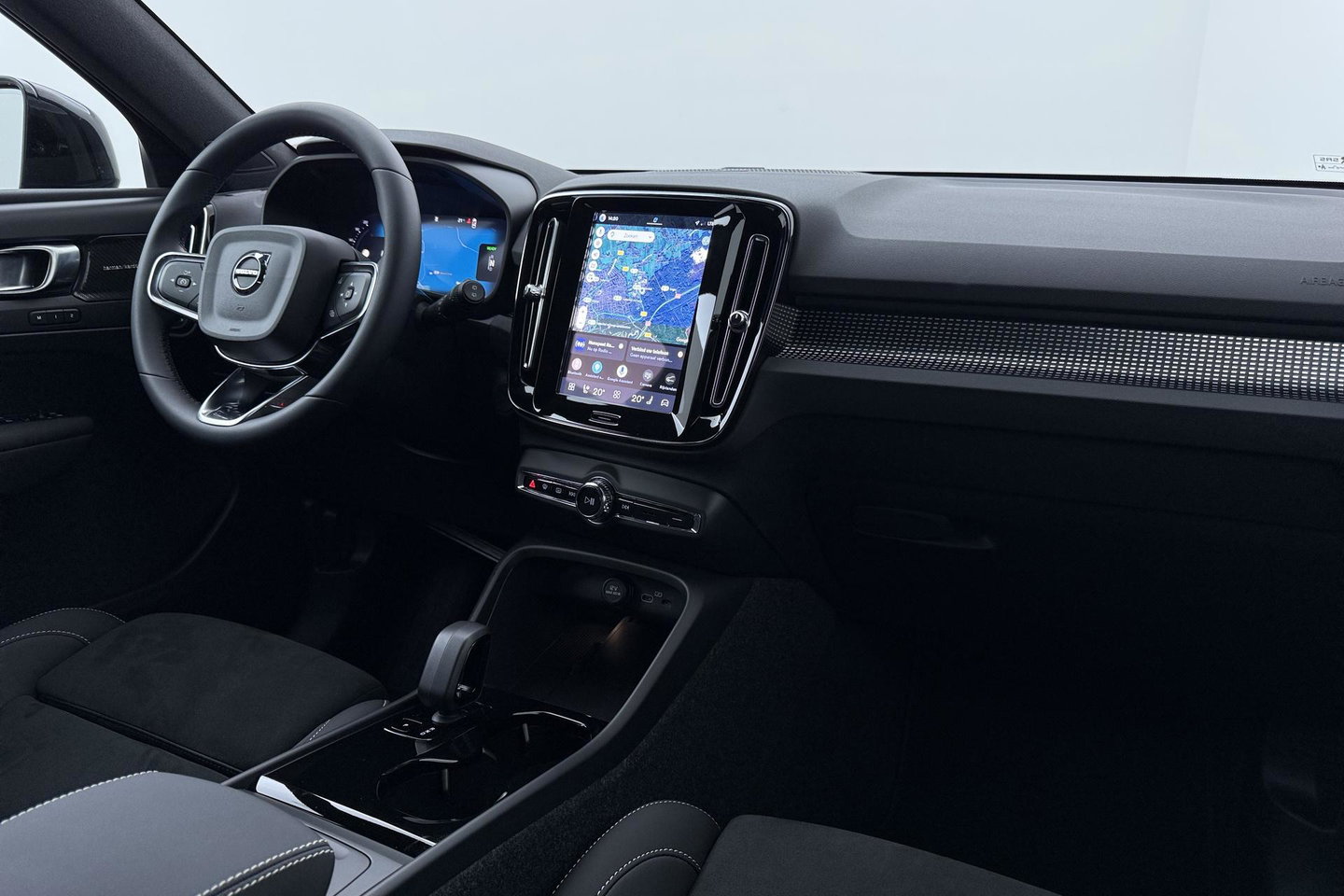 Volvo EX40 Single Motor Extended Range Plus | 82 kWh | Harman/Kardon | Pilot Assist | 360° Camera | Warmtepomp | Stoel+Stuurverwarming | ACC