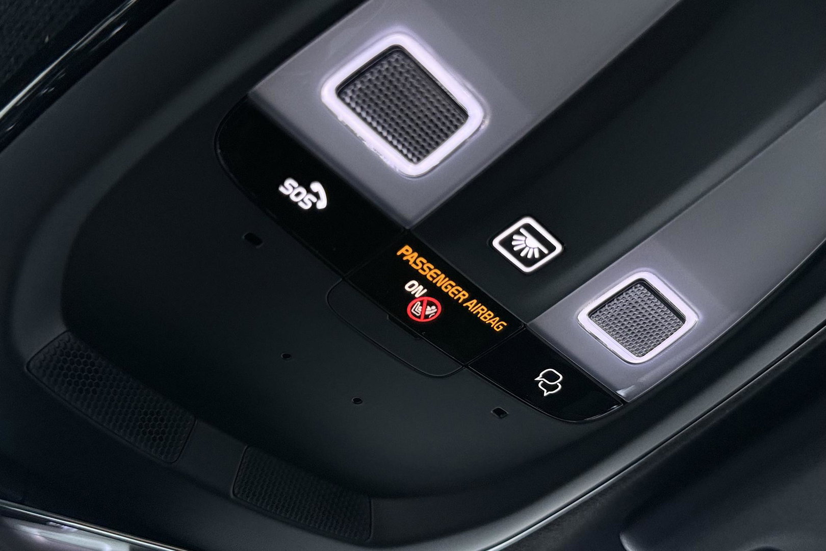 Volvo EX40 Single Motor Extended Range Plus | 82 kWh | Harman/Kardon | Pilot Assist | 360° Camera | Warmtepomp | Stoel+Stuurverwarming | ACC