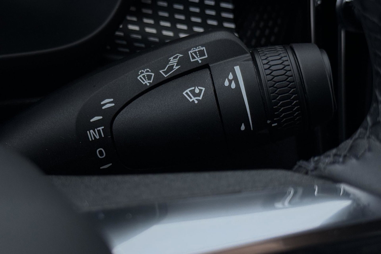 Volvo EX40 Single Motor Extended Range Plus | 82 kWh | Harman/Kardon | Pilot Assist | 360° Camera | Warmtepomp | Stoel+Stuurverwarming | ACC