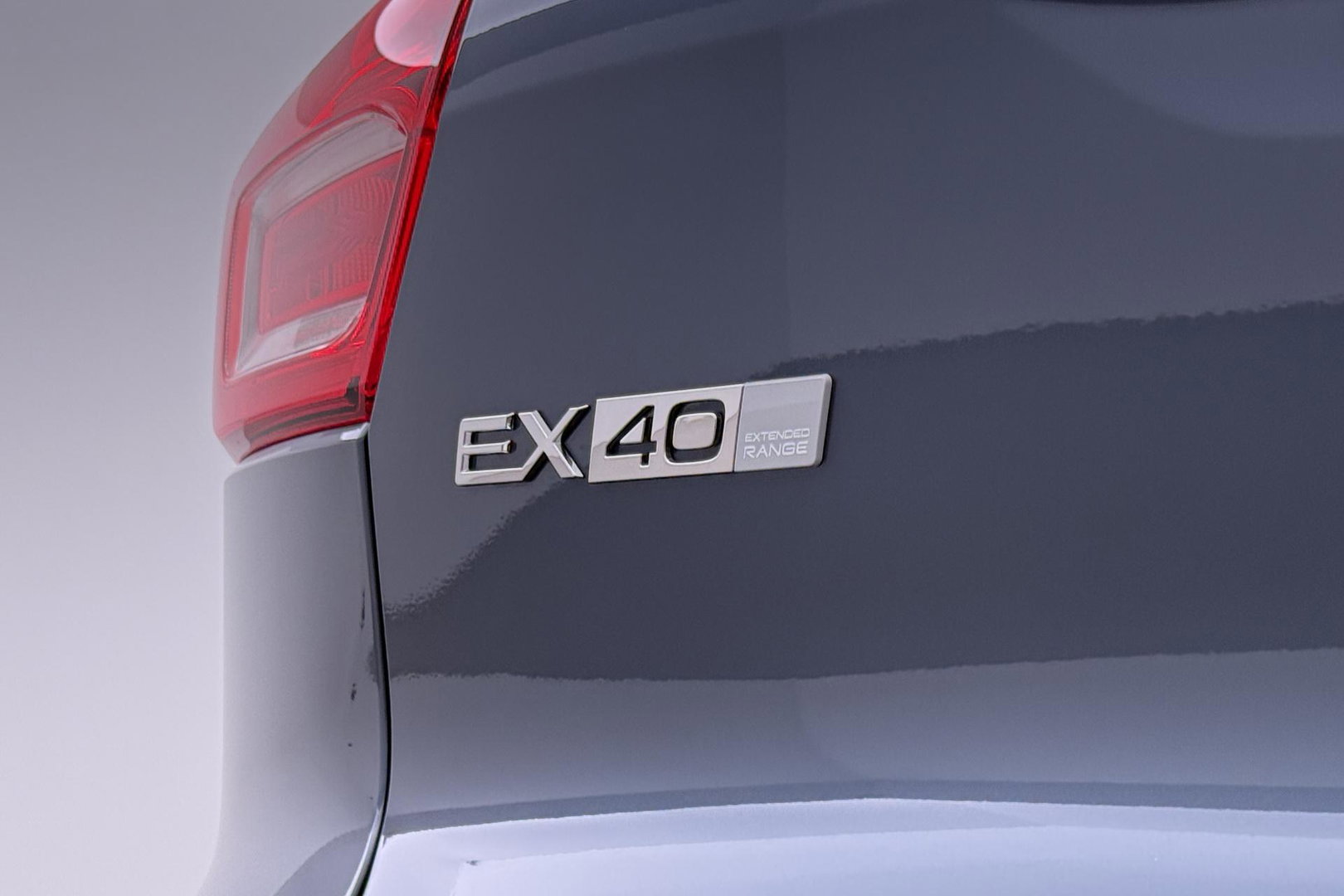 Volvo EX40 Single Motor Extended Range Plus | 82 kWh | Harman/Kardon | Pilot Assist | 360° Camera | Warmtepomp | Stoel+Stuurverwarming | ACC