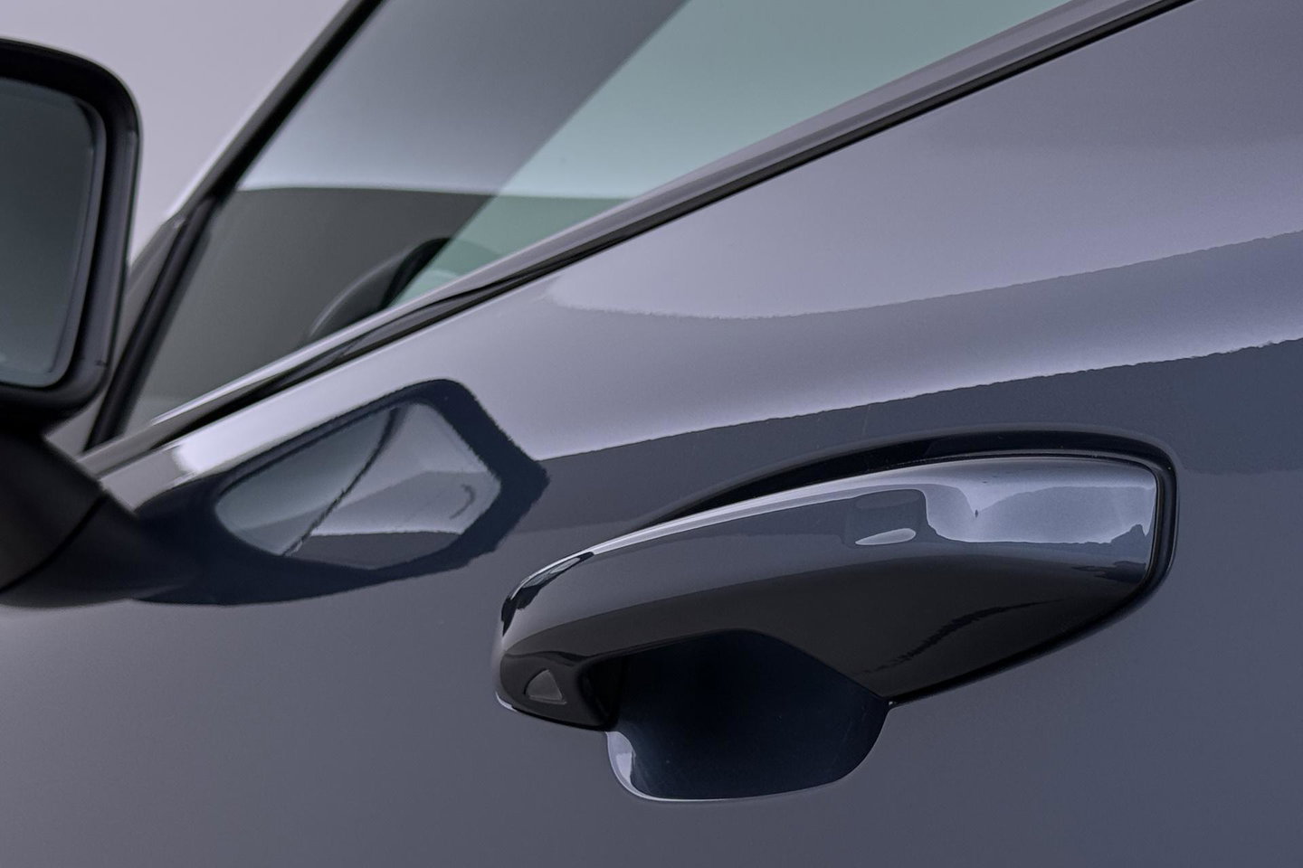 Volvo EX40 Single Motor Extended Range Plus | 82 kWh | Harman/Kardon | Pilot Assist | 360° Camera | Warmtepomp | Stoel+Stuurverwarming | ACC