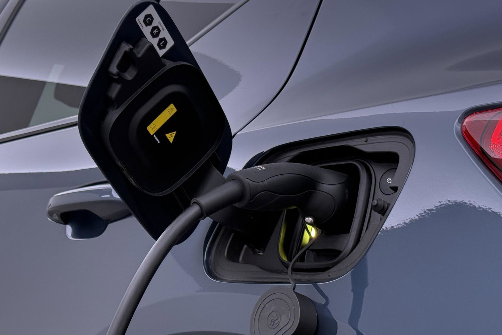 Volvo EX40 Single Motor Extended Range Plus | 82 kWh | Harman/Kardon | Pilot Assist | 360° Camera | Warmtepomp | Stoel+Stuurverwarming | ACC