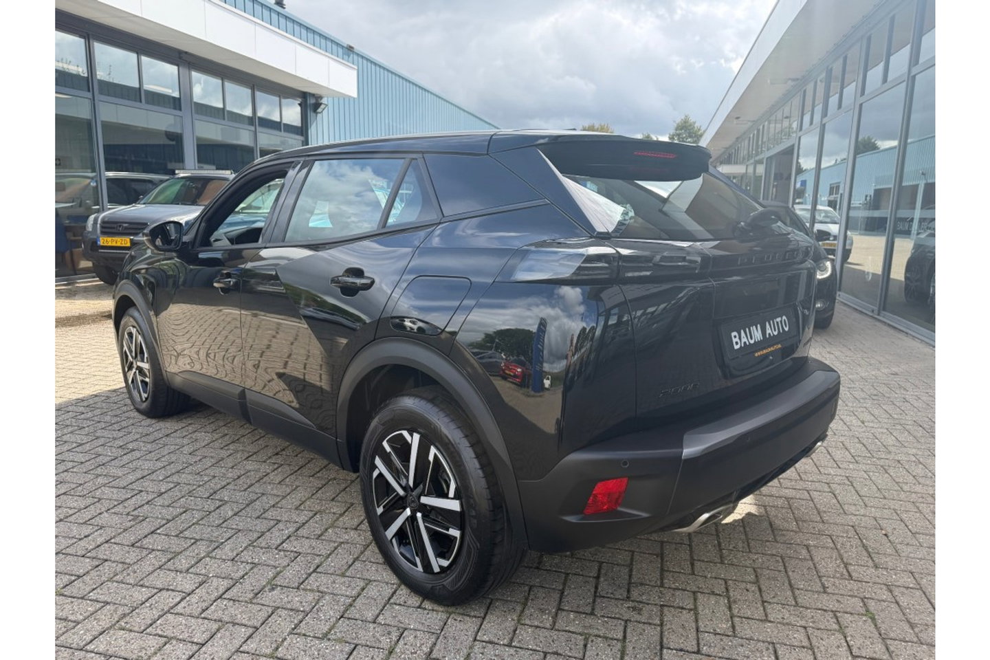 Peugeot 2008 1.2 HYBRIDE 145 STYLE AUTOMAAT CARPLAY PDC AIRCO NAVI