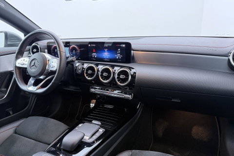 Mercedes-Benz CLA Shooting Brake 250e Business Line | ACC | Stoelverwarming | AMG Line | Rijassistentiepakket | Camera | Navigatie | 18 Inch AMG