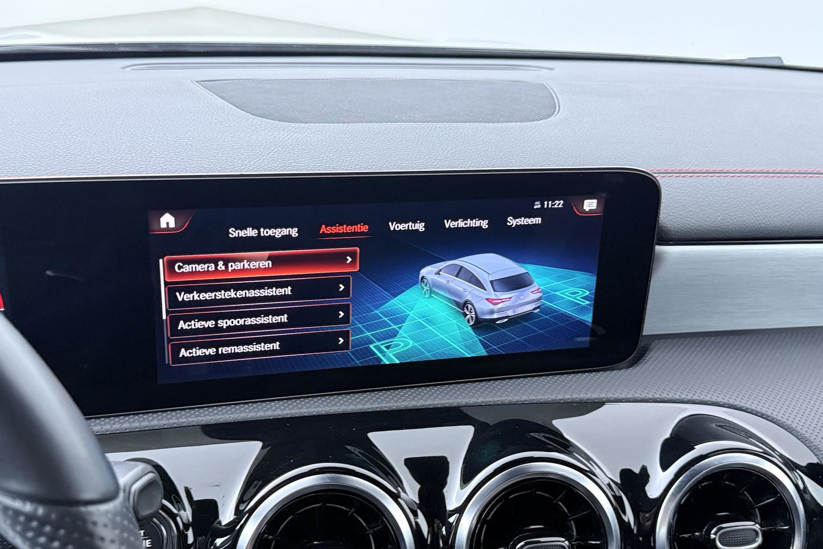 Mercedes-Benz CLA Shooting Brake 250e Business Line | ACC | Stoelverwarming | AMG Line | Rijassistentiepakket | Camera | Navigatie | 18 Inch AMG