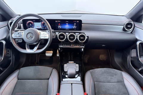 Mercedes-Benz CLA Shooting Brake 250e Business Line | ACC | Stoelverwarming | AMG Line | Rijassistentiepakket | Camera | Navigatie | 18 Inch AMG
