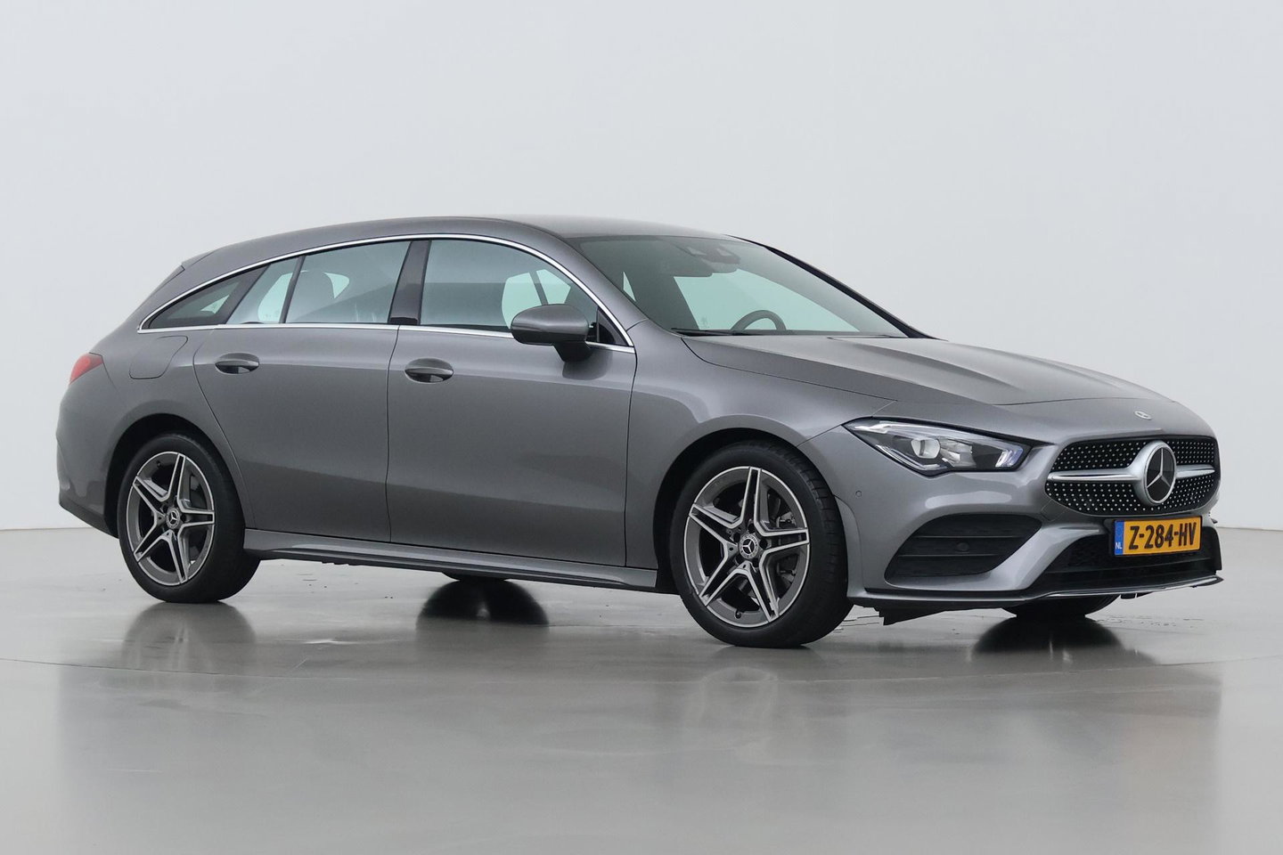 Mercedes-Benz CLA Shooting Brake 250e Business Line | ACC | Stoelverwarming | AMG Line | Rijassistentiepakket | Camera | Navigatie | 18 Inch AMG