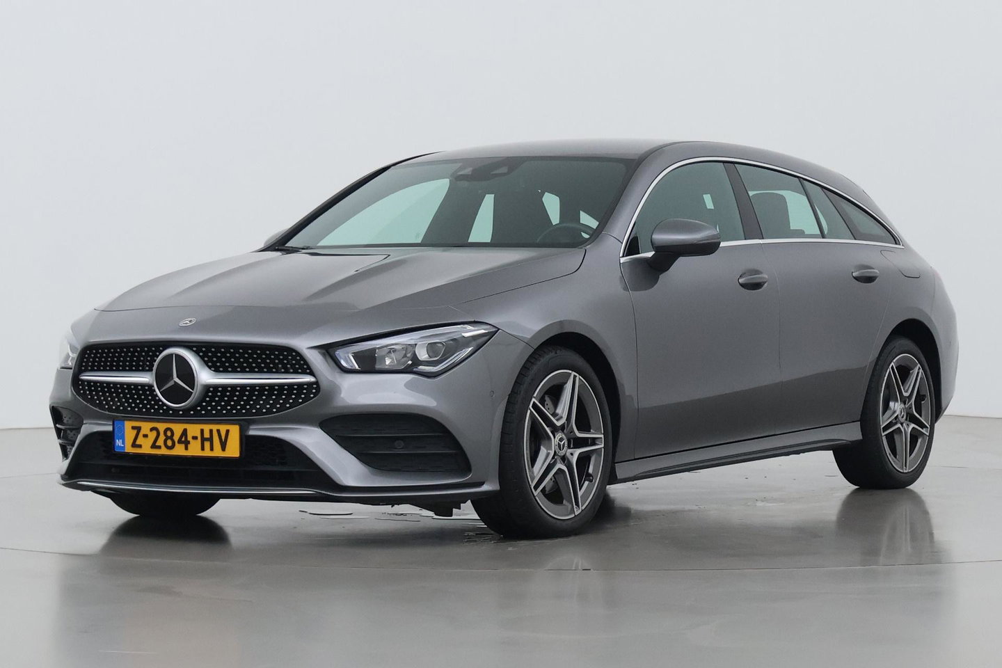Mercedes-Benz CLA Shooting Brake 250e Business Line | ACC | Stoelverwarming | AMG Line | Rijassistentiepakket | Camera | Navigatie | 18 Inch AMG