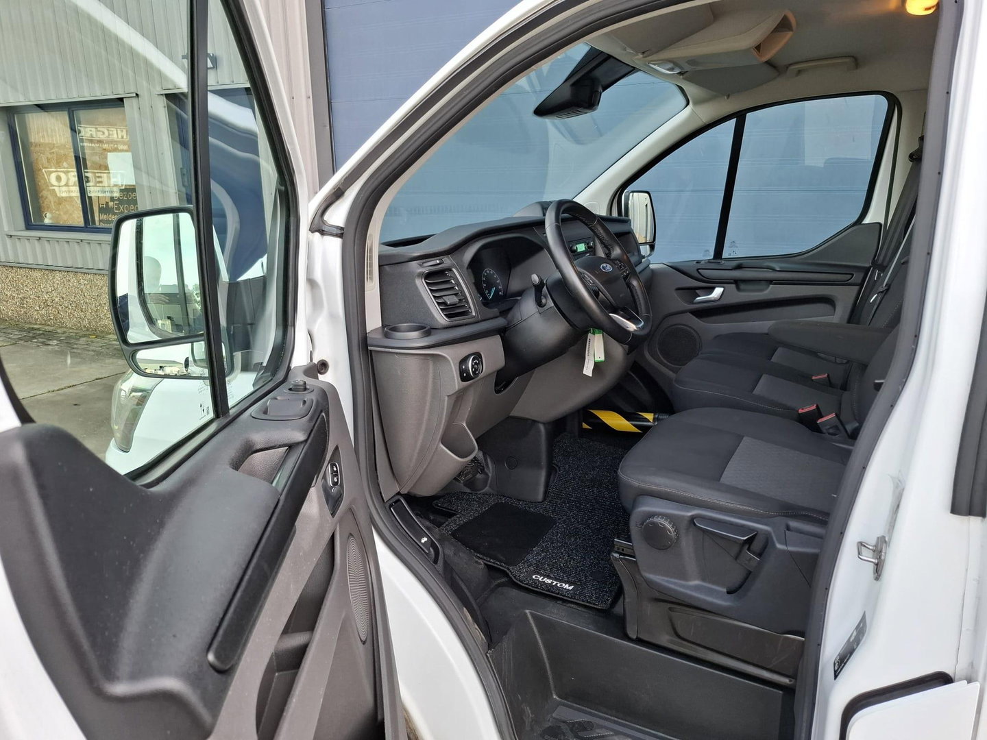 Ford Transit Custom 280 2.0 TDCI L2H1 Trend AUTOMAAT / CRUISE CONTROLE / AIRCO / 3 ZITS