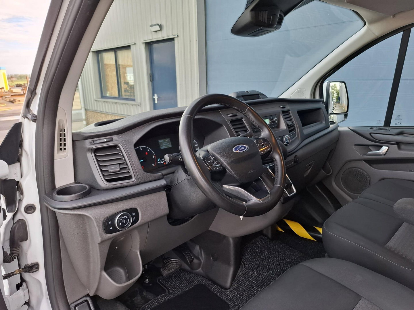 Ford Transit Custom 280 2.0 TDCI L2H1 Trend AUTOMAAT / CRUISE CONTROLE / AIRCO / 3 ZITS
