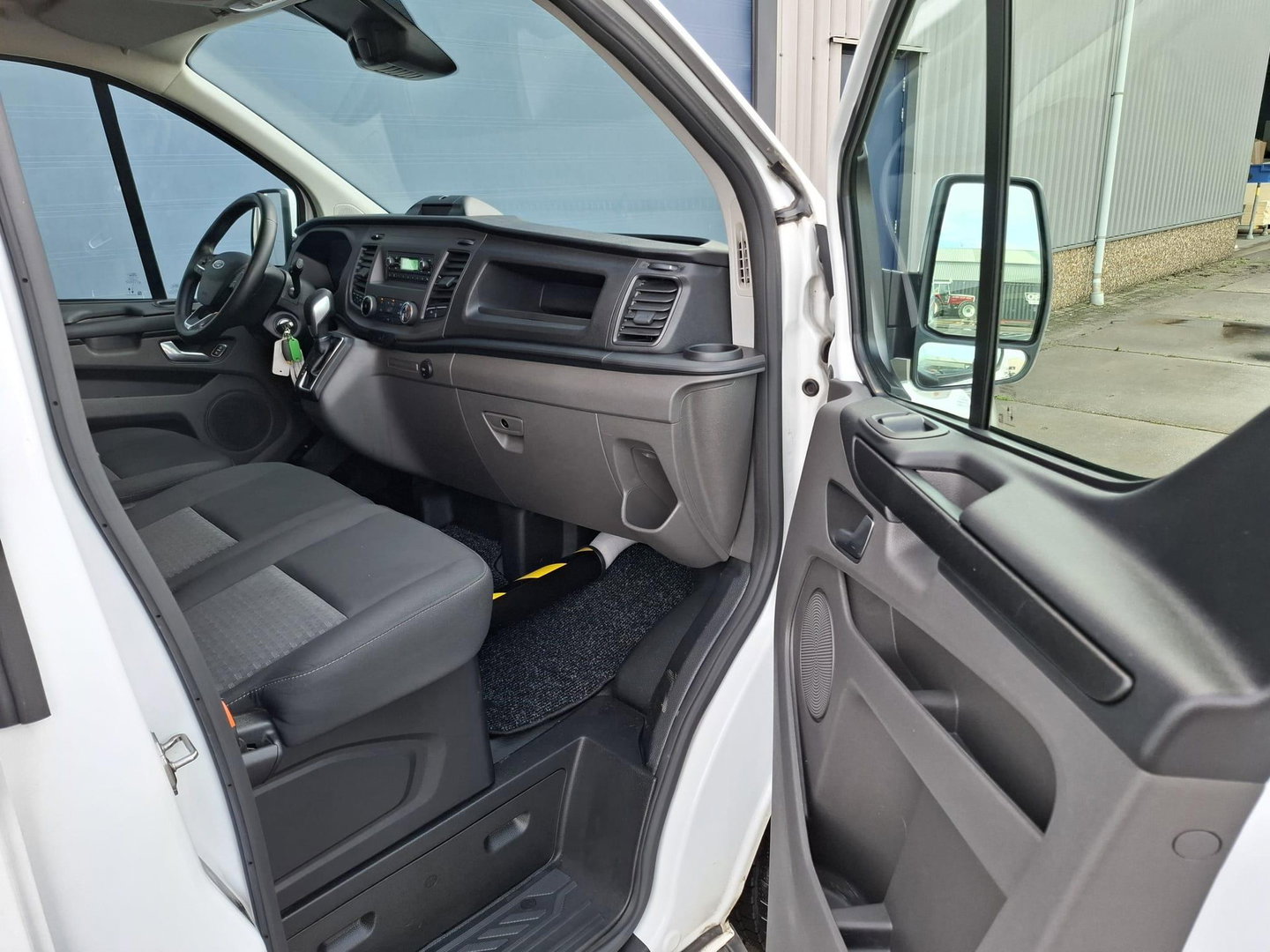 Ford Transit Custom 280 2.0 TDCI L2H1 Trend AUTOMAAT / CRUISE CONTROLE / AIRCO / 3 ZITS
