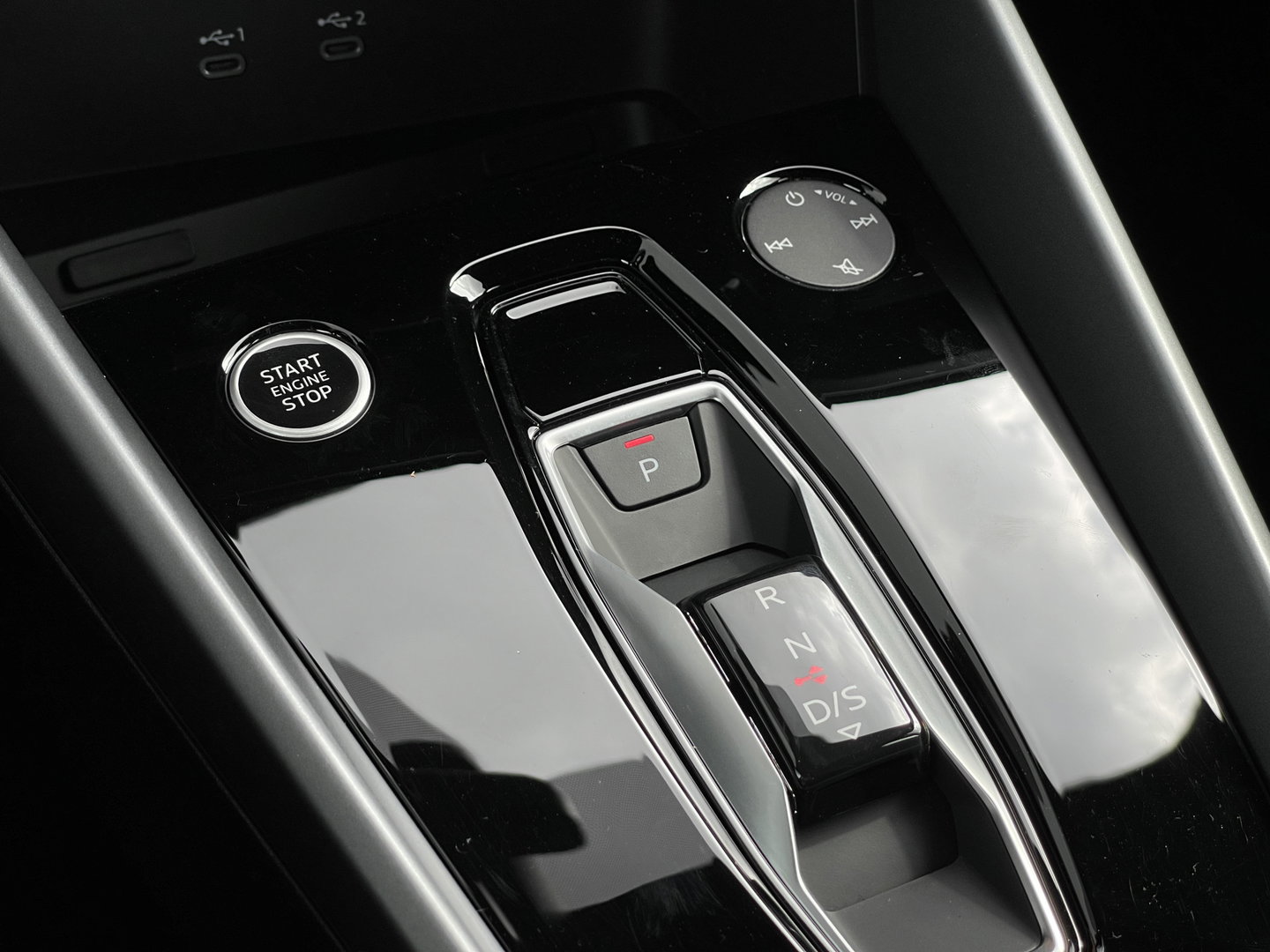 Audi A3 Sportback 30 TFSI Advanced edition | Apple Carplay | LED | Adaptieve Cruise Control | Camera | DAB+ | Navigatie | Airconditioning |
