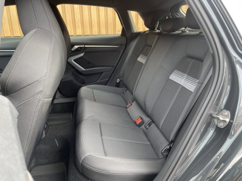 Audi A3 Sportback 30 TFSI Advanced edition | Apple Carplay | LED | Adaptieve Cruise Control | Camera | DAB+ | Navigatie | Airconditioning |
