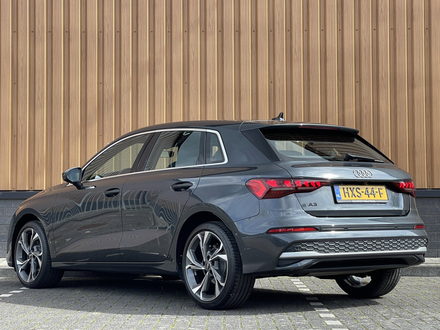 Audi A3 Sportback 30 TFSI Advanced edition | Apple Carplay | LED | Adaptieve Cruise Control | Camera | DAB+ | Navigatie | Airconditioning |