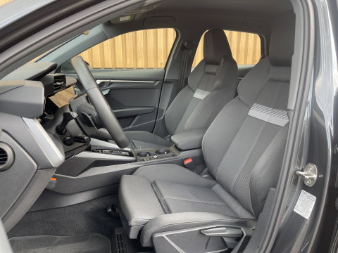 Audi A3 Sportback 30 TFSI Advanced edition | Apple Carplay | LED | Adaptieve Cruise Control | Camera | DAB+ | Navigatie | Airconditioning |