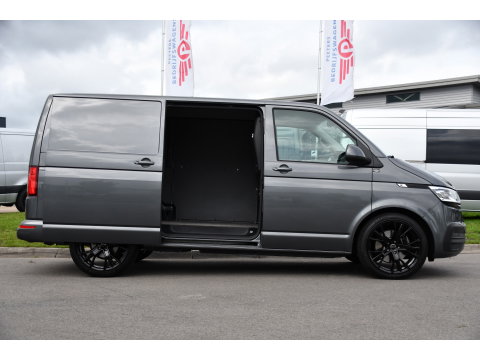 Volkswagen Transporter 2.0 TDI L1H1 30 4Motion Bulli Virtual, Camera, Carplay, 199pk, 4x4, LED, Automaat. Sensoren, Stoelverwarming, Trekhaak, Uniek!