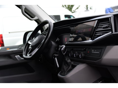 Volkswagen Transporter 2.0 TDI L1H1 30 4Motion Bulli Virtual, Camera, Carplay, 199pk, 4x4, LED, Automaat. Sensoren, Stoelverwarming, Trekhaak, Uniek!