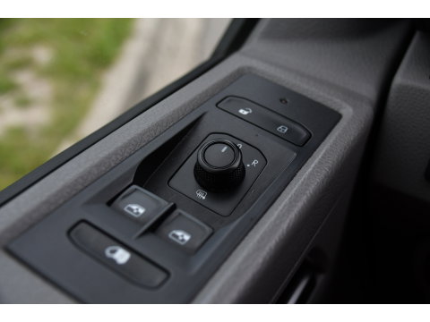 Volkswagen Transporter 2.0 TDI L1H1 30 4Motion Bulli Virtual, Camera, Carplay, 199pk, 4x4, LED, Automaat. Sensoren, Stoelverwarming, Trekhaak, Uniek!