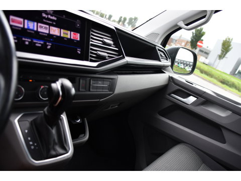 Volkswagen Transporter 2.0 TDI L1H1 30 4Motion Bulli Virtual, Camera, Carplay, 199pk, 4x4, LED, Automaat. Sensoren, Stoelverwarming, Trekhaak, Uniek!