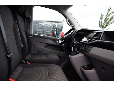 Volkswagen Transporter 2.0 TDI L1H1 30 4Motion Bulli Virtual, Camera, Carplay, 199pk, 4x4, LED, Automaat. Sensoren, Stoelverwarming, Trekhaak, Uniek!